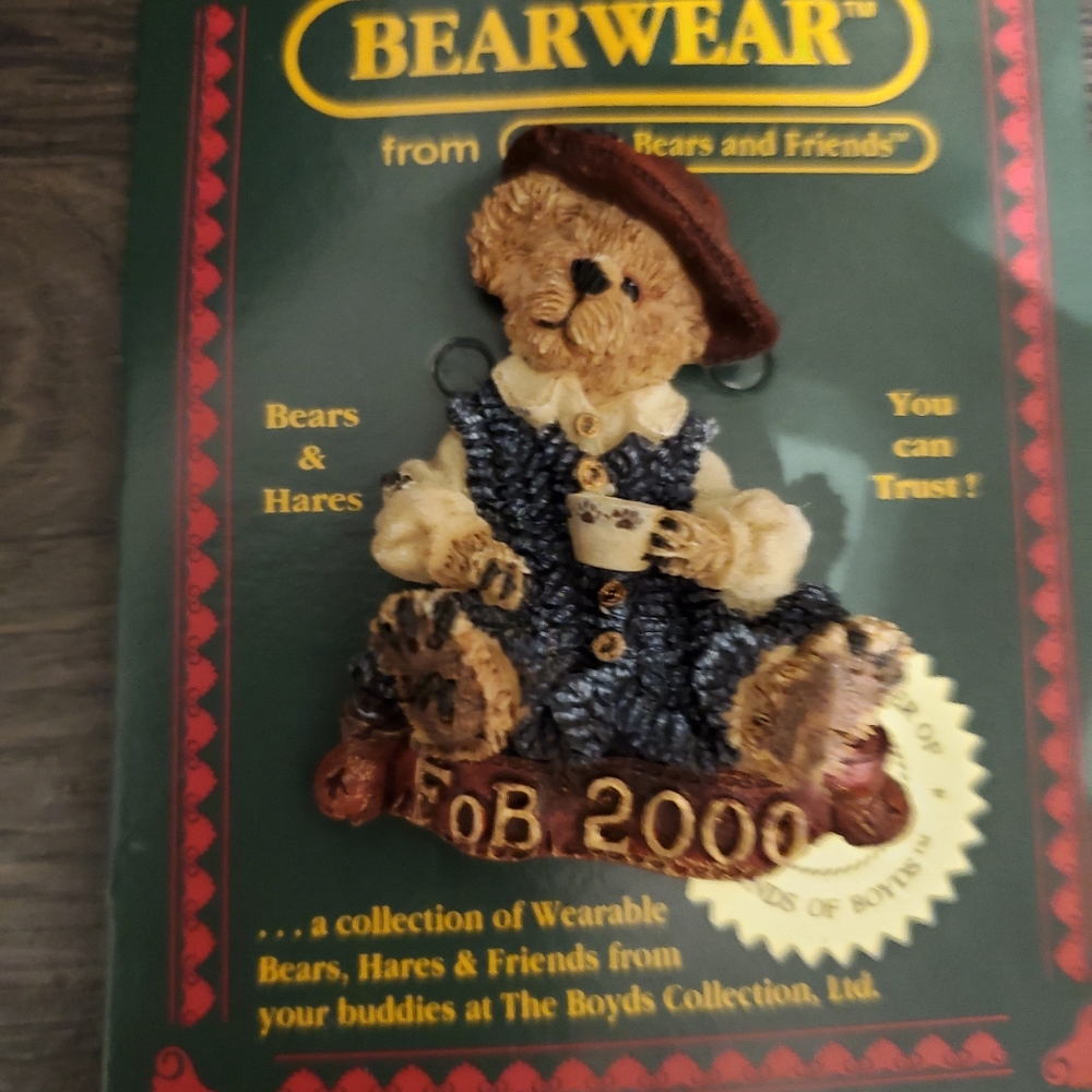 Boyds Bear Bearwear pin